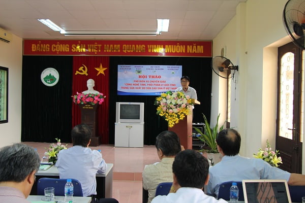 Pgs Ts Hoàng Kim Giao – Chủ Tịch Hiệp Hội Chăn Nuôi Gia Súc Lớn Việt Nam Phát Biểu Khai Mạc Hội Thảo