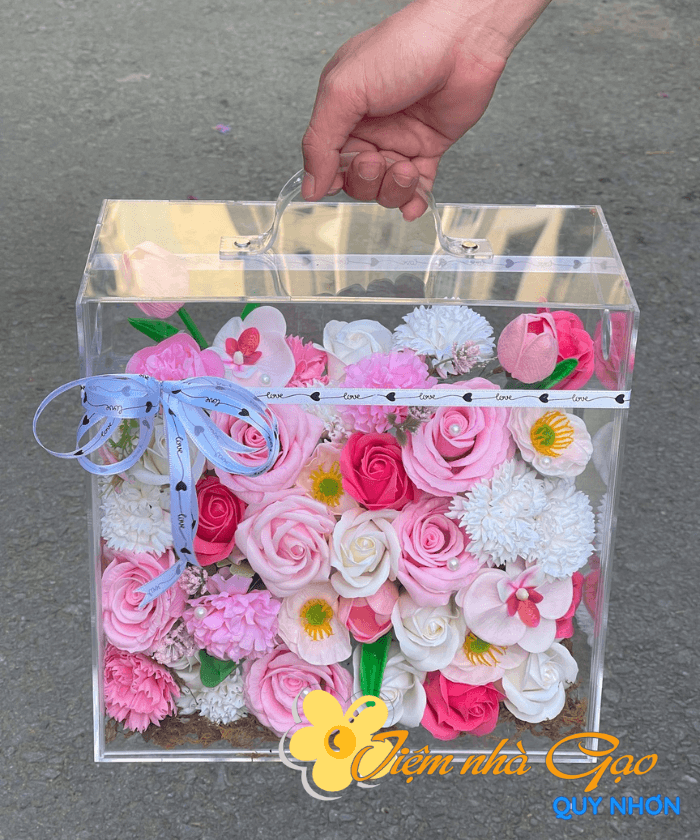 Hộp Hoa Sáp Cao Cấp – Thiết Kế Tối Giản, Đẳng Cấp