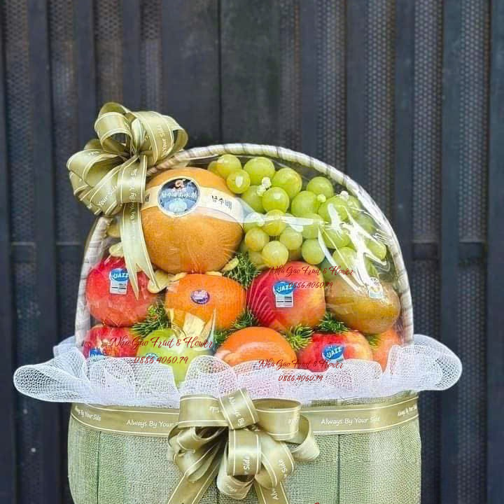 4. Giỏ Trái Cây Tặng Sinh Nhật Sếp Quy Nhơn